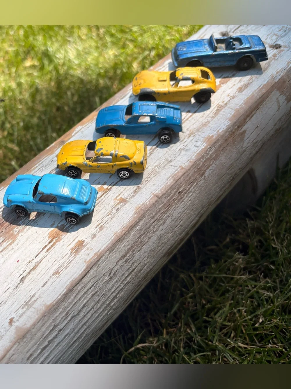 Vintage TootsieToy 1950s-1970s diecast metal car set
